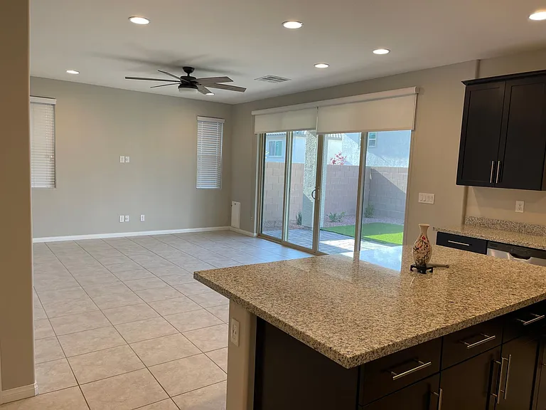 9458 Isla Lee Ave — Photo 3