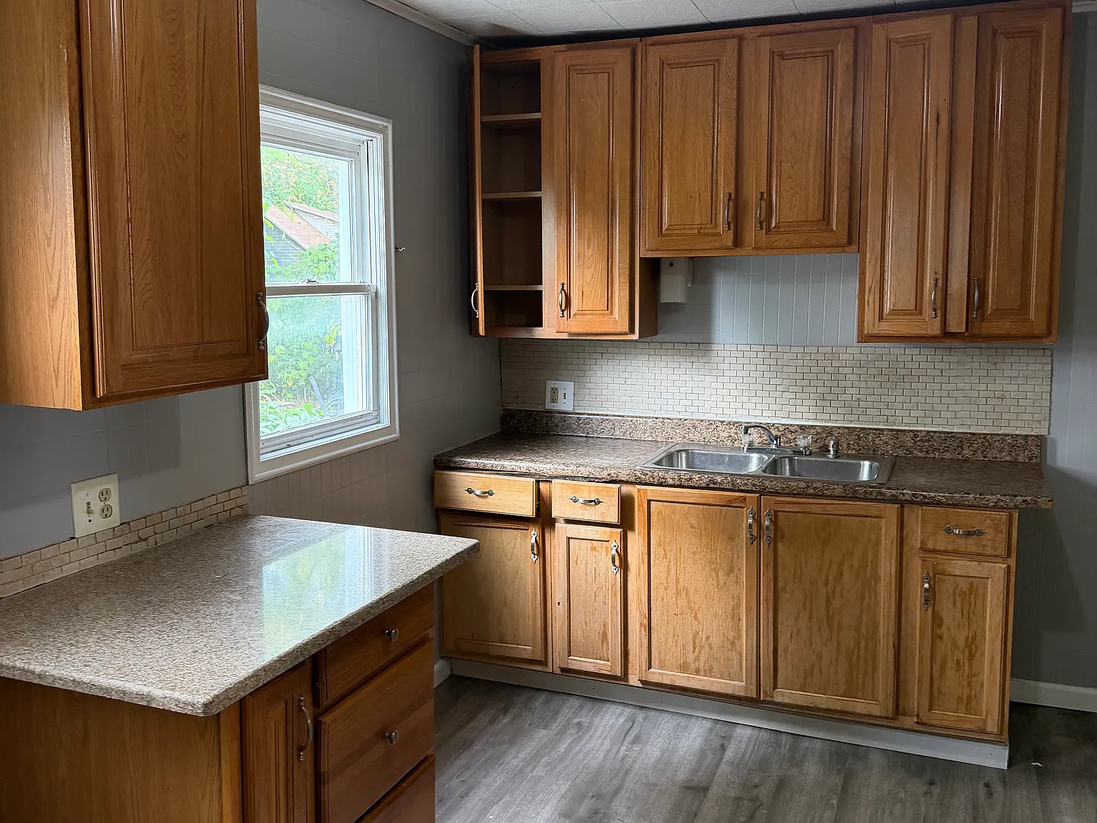 3 bed, 1228 sqft, $1,600 — Photo 2