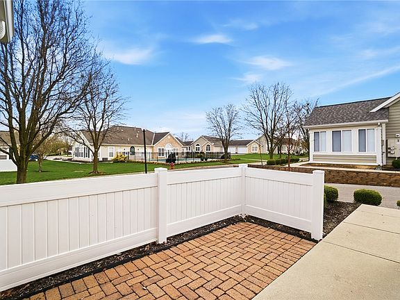 4th image of 4662 Cobblestone Dr