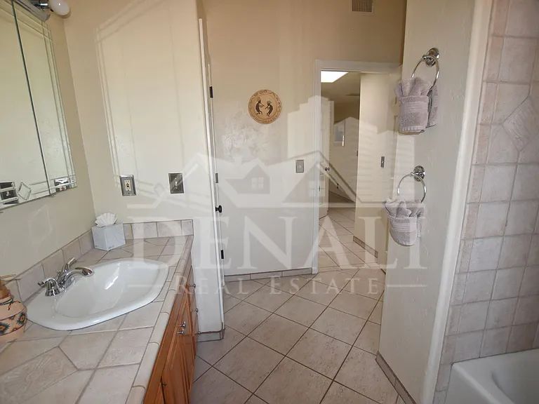 3040 S Donald Ave — Photo 10