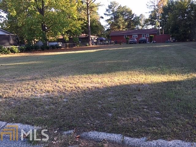 2nd image of 305 Palm Dr