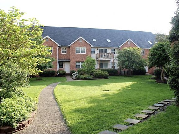3rd image of 400L Clendenin St