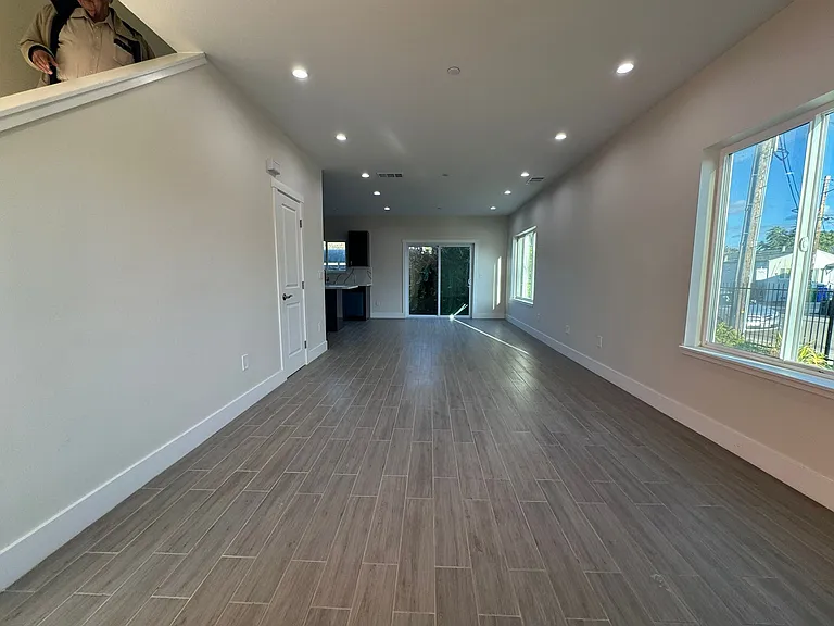 22390 Salwan Pl — Photo 38