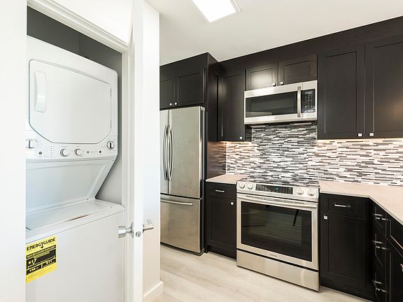 5th image of 3930 S Roosevelt Blvd #311