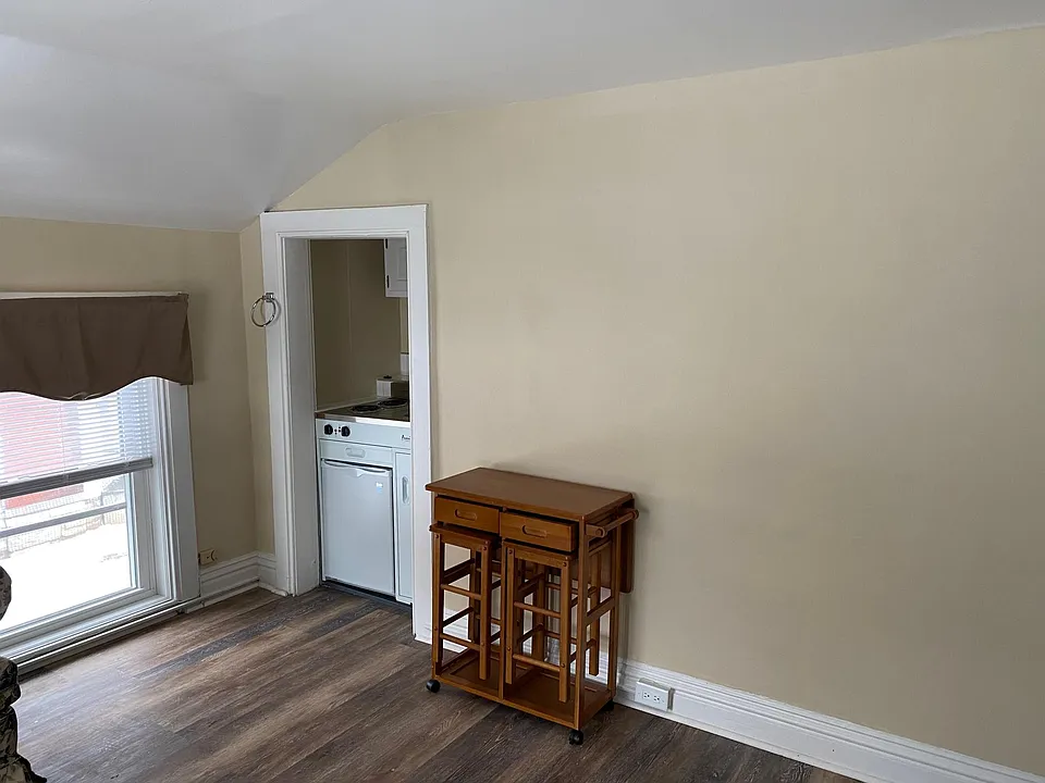 211 Keyes Ave #4