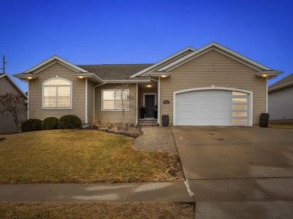 5409 Mayfair St SW, Cedar Rapids, IA 52404