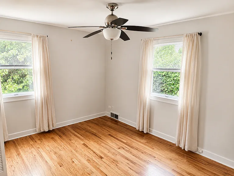 4529 Saratoga Ave — Photo 3