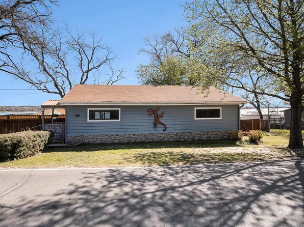 1122 W Lake Dr, Weatherford, TX 76087