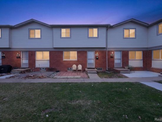20814 Hunt Dr, Roseville, MI 48066