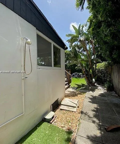 9472 Byron Ave — Photo 23