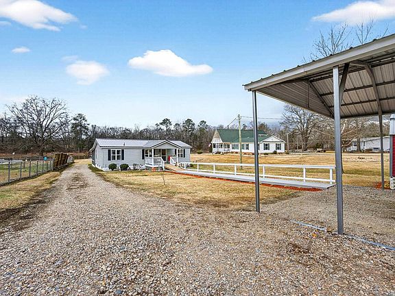 3rd image of 1037 Natures Cove Rd