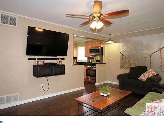 4th image of 1210 Tyler Ave