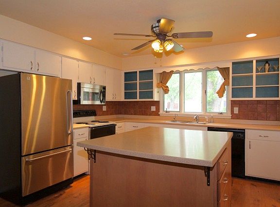 5th image of 621 S Terrace Dr