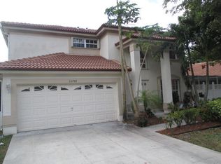 10784 Lake Oak Way, Boca Raton, FL 33498