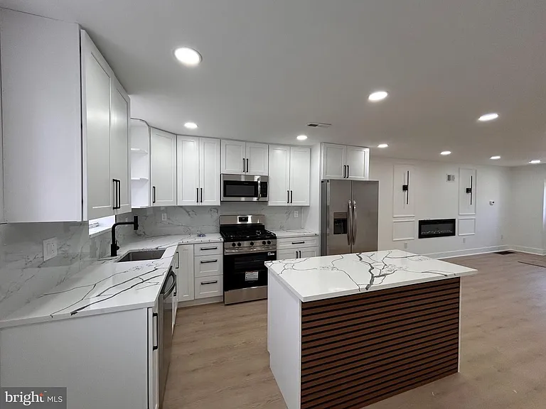 8033 Williams Ave — Photo 8