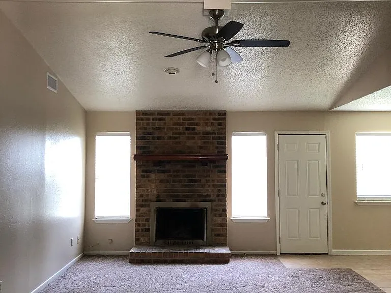2306 Hunt Dr — Photo 17