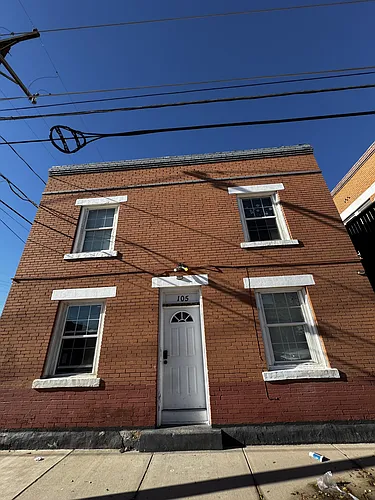 105 Tays St #B Photo 1