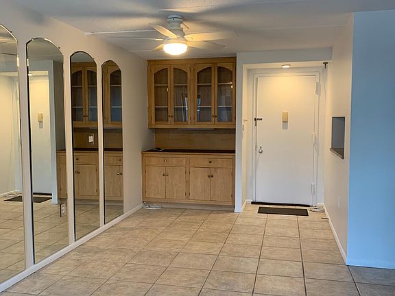 5th image of 750 W Broadway APT 4S