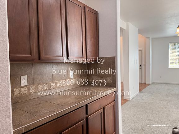 3rd image of 1425 Grindstone Dr SE