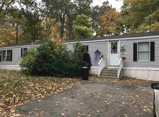 93 Brookdale Rd, Salem, NH 03079