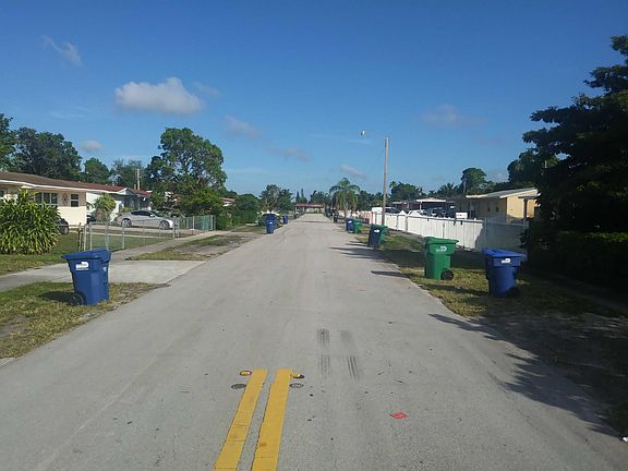 4th image of 17400 NW 49th Ave
