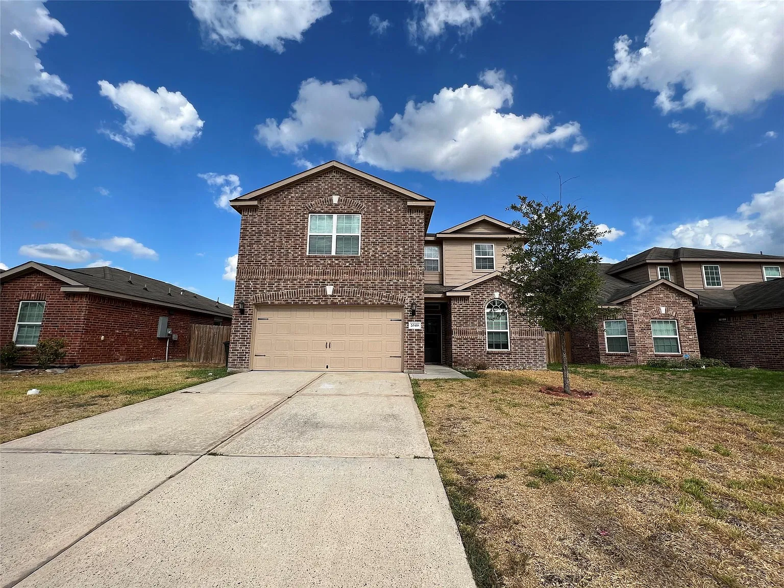5 bed, 2.5 bath, 2657 sqft, $2,400 — Photo 1