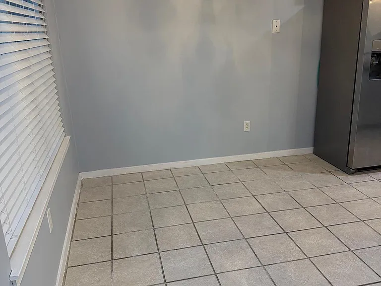 313 Gregorys Way — Photo 4