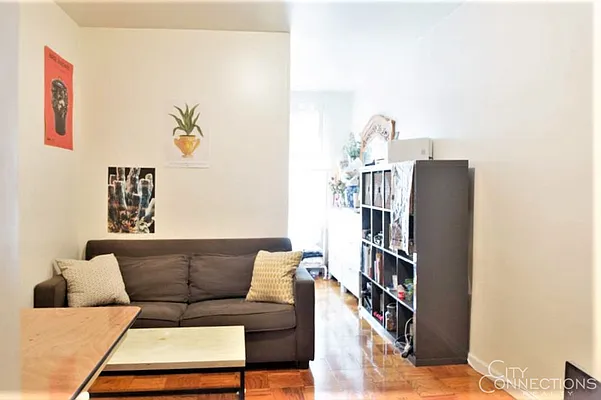 Rented by City Connections Realty | media 7