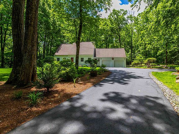 2nd image of 4 Briarwood Drive