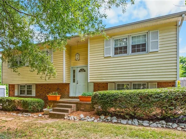 3673 Pine Ridge Dr, Trinity, NC 27370