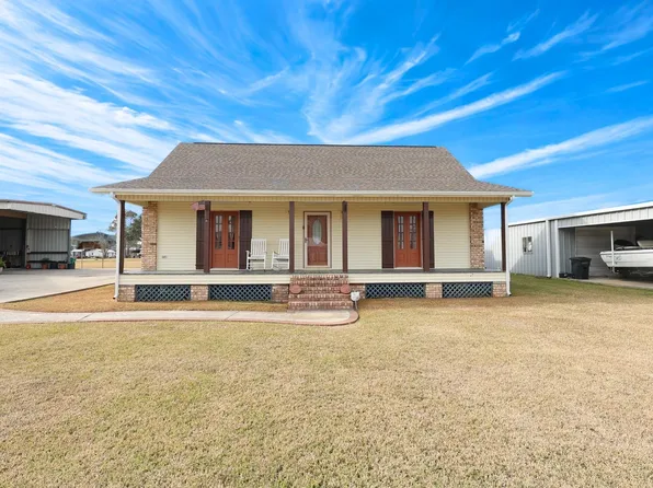 126 W 35th St, Larose, LA 70373