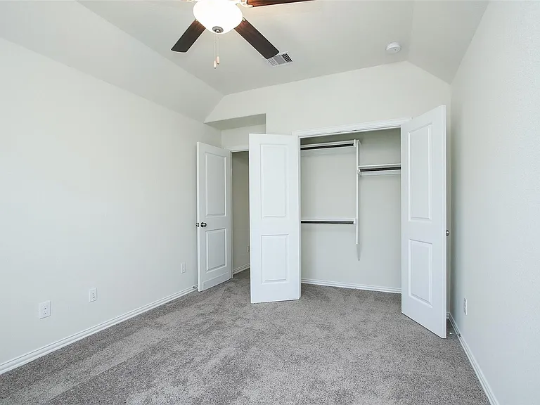 15230 Kickapoo Cavern Dr — Photo 34