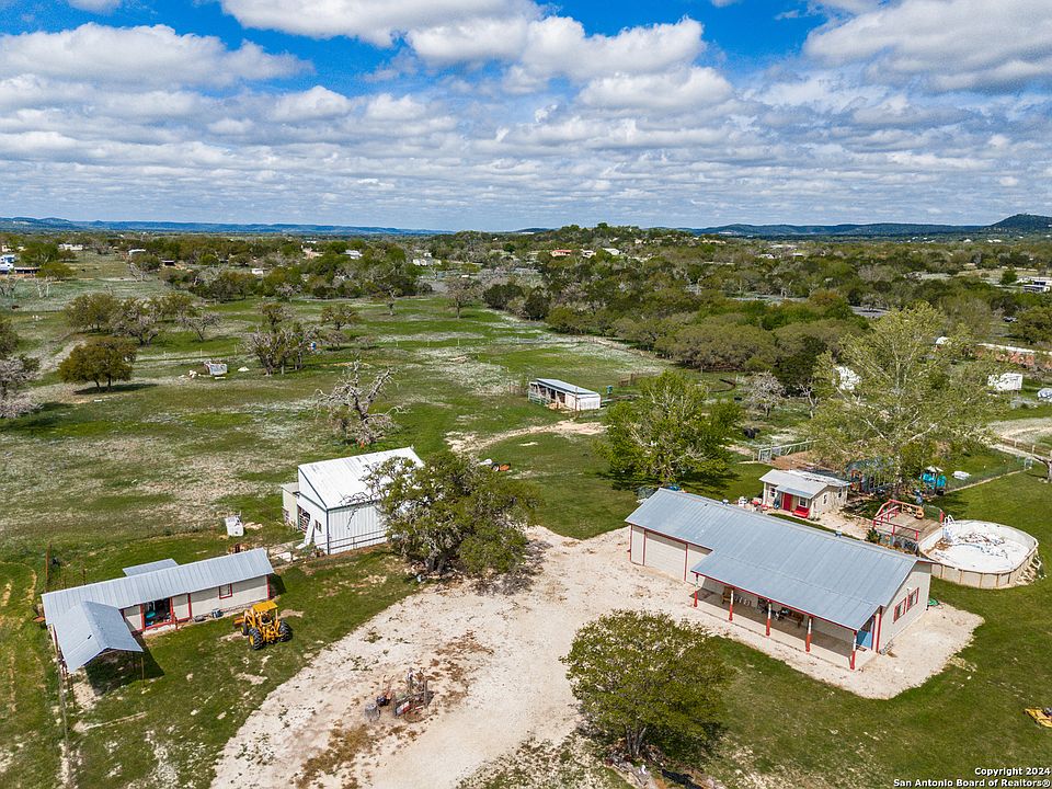 1st image of 604 ENGLISH HOLLOW DR