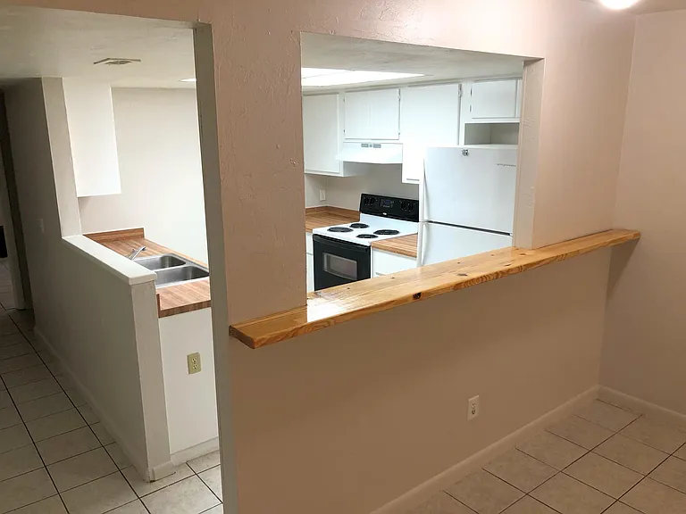 2508 SW 35th Pl #B8 — Photo 22