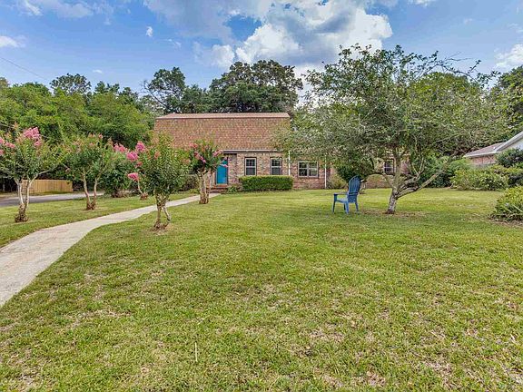 2nd image of 9916 Hillview Dr