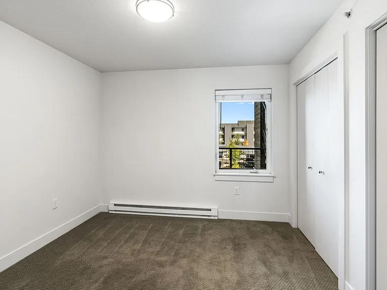Creekside Apartments — Photo 30