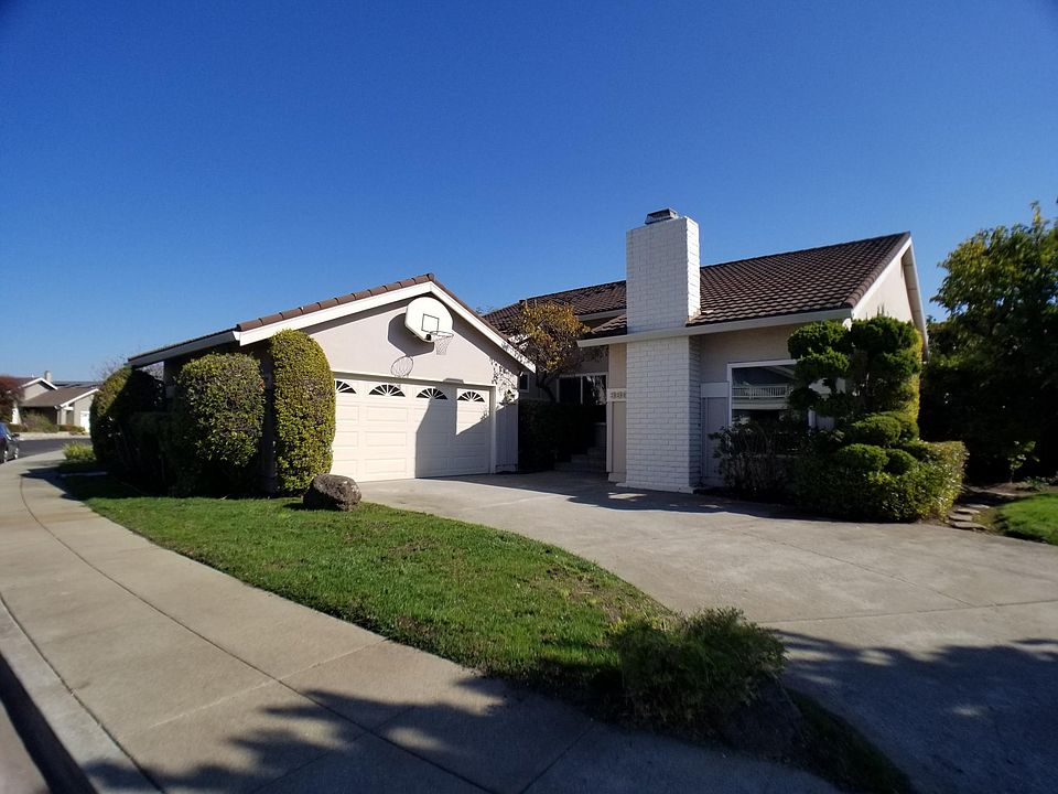 1st image of 380 Tampa Ct