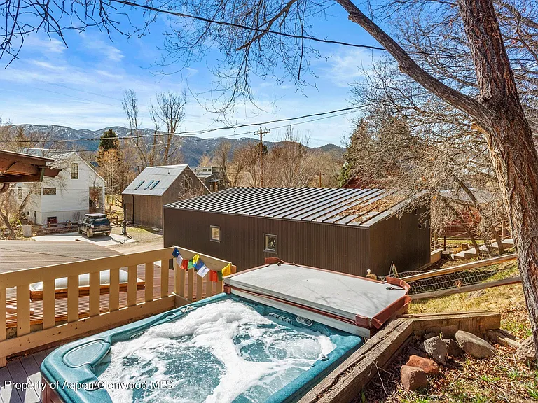 120 Tucker Ln — Photo 33