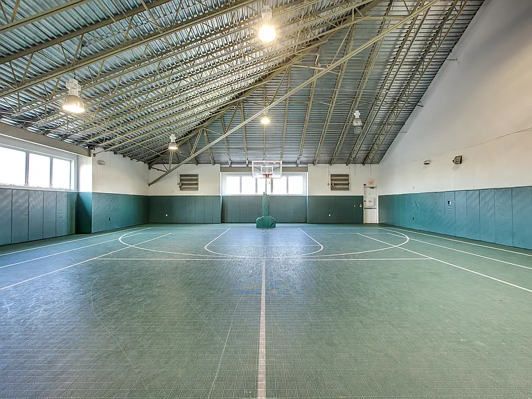 The Club at Chandler - Student Housing Priced per Bed — Photo 9