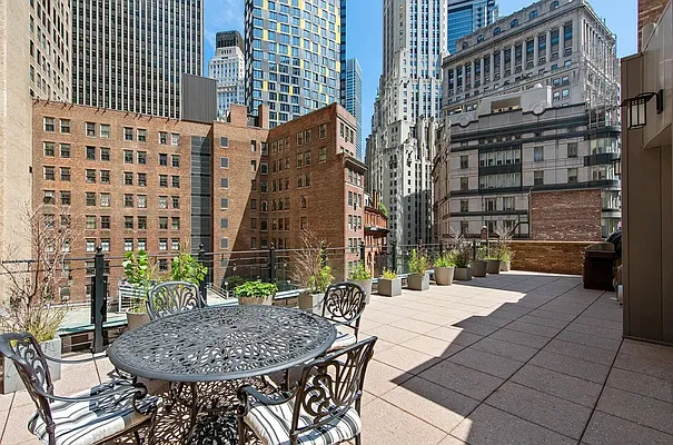 Rented by Compass | media 10