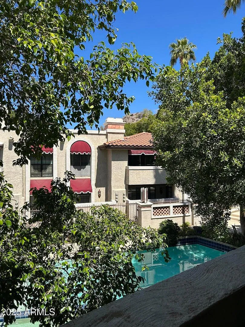 2 bed, 2.0 bath, 950 sqft, $1,875 — Photo 3