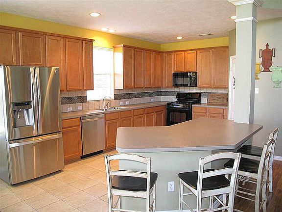 3rd image of 18730 Oxenberg Manor Ln