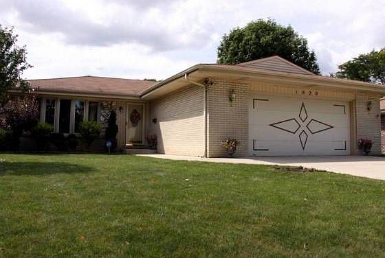 1st image of 1020 S Cypress Dr