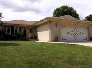 1020 S Cypress Dr, Mount Prospect, IL