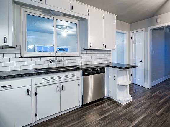 4th image of 3635 E Redlands Ave