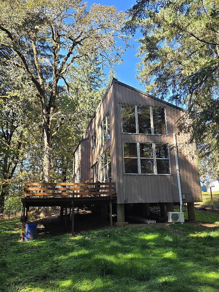3 bed, $2,000 — Photo 1