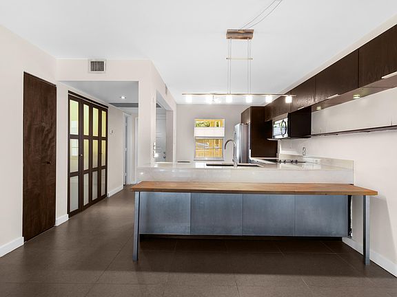3rd image of 3503 Oaks Way #202
