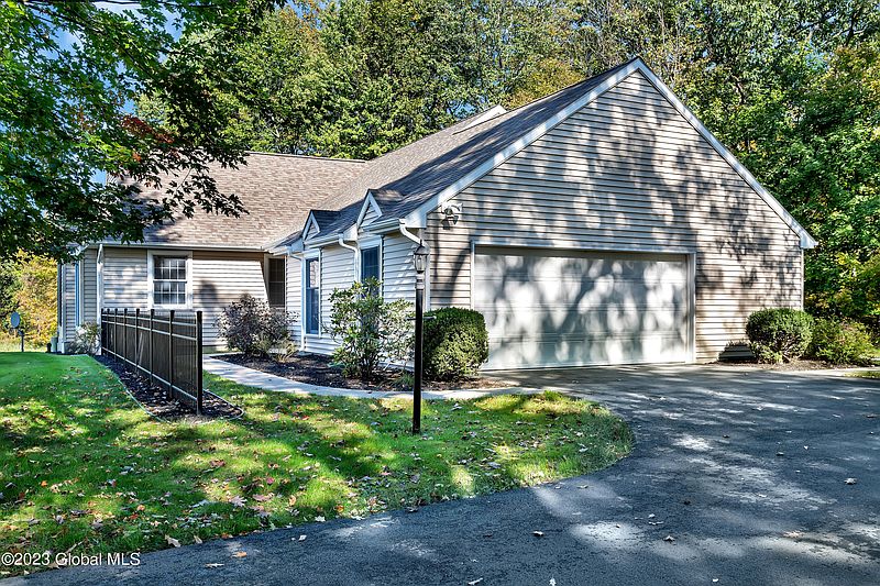 2nd image of 138 Valley View Boulevard