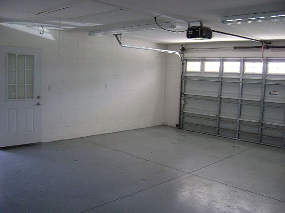 3rd image of 4009 E Orange Ave
