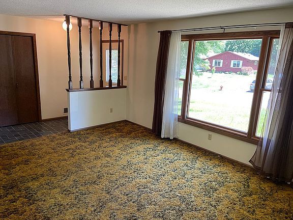 4th image of 16398 Mandan Ave SE